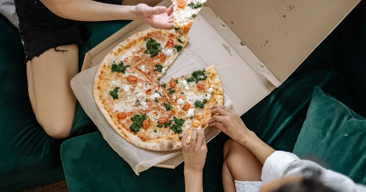 Fried Chicken and Pizza Calorie Chart
