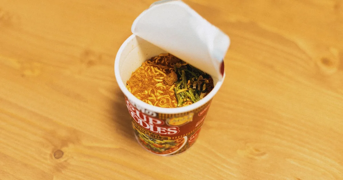Late-night eating: stop 2–3 hours before bed